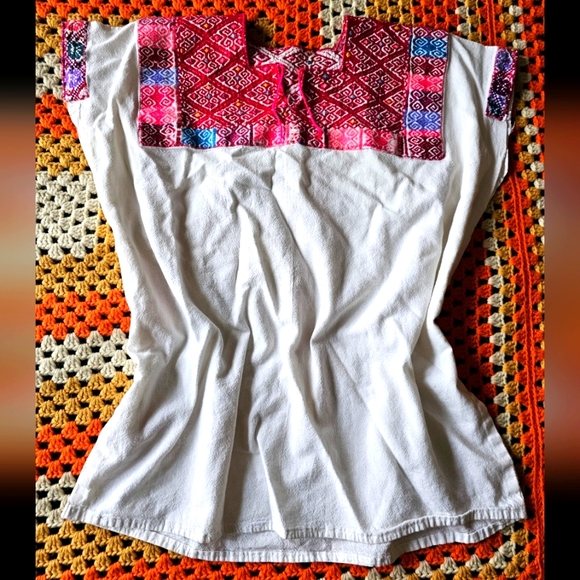 Vintage Hand Embroidered Mayan Huipil Mexican Folk Traditional White Top - Picture 1 of 13
